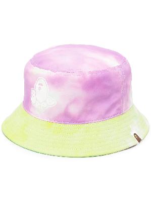 A BATHING APE® tie-dye logo-print bucket hat