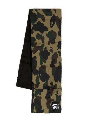 A BATHING APE® logo-patch camouflage-paint scarf